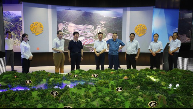 省人大常委會黨組書記、副主任王璽玉一行蒞臨金徽股份視察項(xiàng)目建設(shè)工作