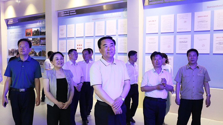 省委常委、省委統(tǒng)戰(zhàn)部部長馬廷禮蒞臨金徽股份調(diào)研